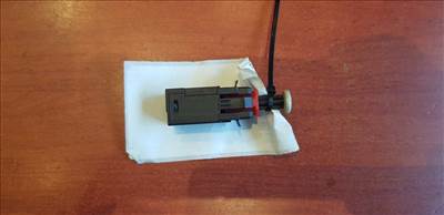 Opel Adam, Astra H, Corsa D, Meriva B, Signum, Vectra C, Zafira B féklámpa pedál kapcsoló