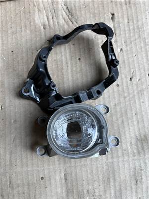 Toyota Yaris Cross (XP210) Jobb ködlámpa 81211-02190
