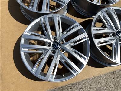 VW Tiguan 19" 5x112 gyári alufelni eladó 19 coll Golf Caddy Touran T-rock