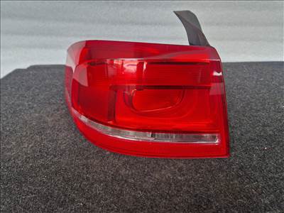 VOLKSWAGEN PASSAT B7 SEDAN bal hátsó lámpa  3ae945095f