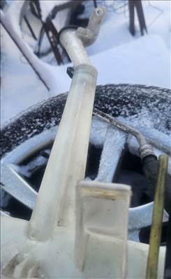 Nissan X-Trail (T30) Ablakmosó tartály és szivattyú 