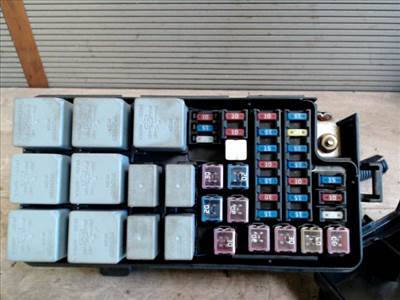 DAEWOO NUBIRA 03-10 Biztosítéktábla BCM BSI BSM SAM GEM modul Motortér