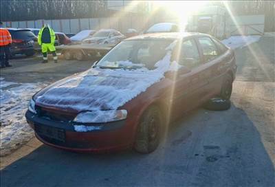 1996 Opel Vectra B 1.6 GL , X16XEL20603697, manuális- balkormányos jármű bontása! 