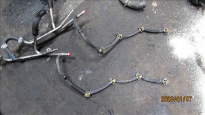 Volkswagen Caddy III 2.0 TDI résolajcső 04L201360M