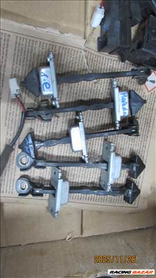 Mazda 5 (CR) ajtóhatároló