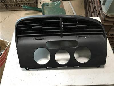Seat Altea 5P / középső légbefúvó