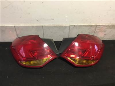 Opel Astra J Astra J 5 ajtós jobb hátsó lámpa bal hátsó lámpa 