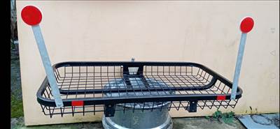 Új Vonóhorogra szerelhető univerzális szállító.