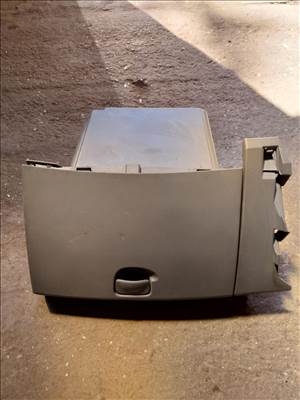 Renault Scénic 2 . kesztyűtartó eladó