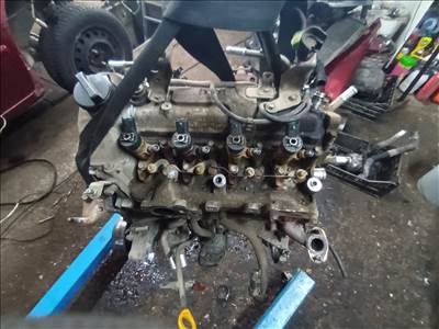 Toyota Corolla E12J fűzött motorblokk és hengerfej 