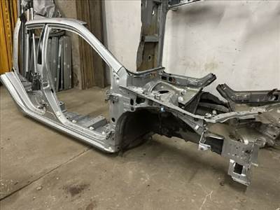 Toyota Corolla (E140/150) Jobb első Hossznyúlvány