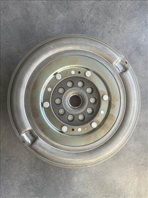 Audi A4 A5 A6 Q5 kettős tömegű lendkerék ÚJ 0B5105317R (S-tronic)