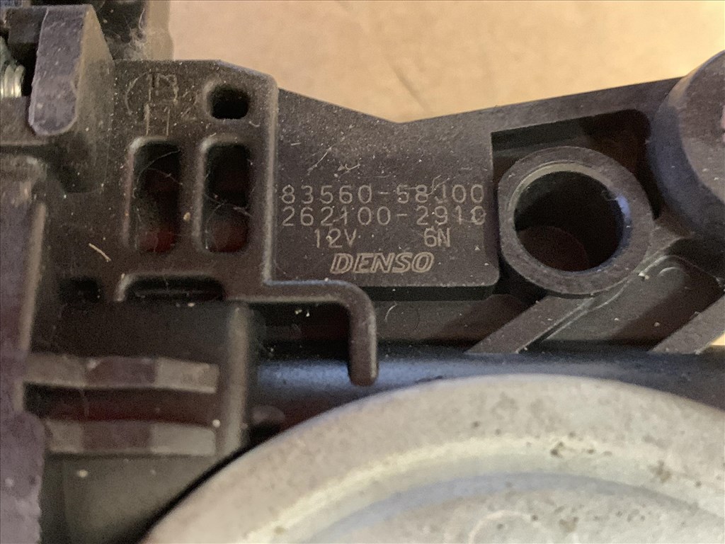 Suzuki Swift bal első ablakemelő szerkezet 8356058j00 2. kép