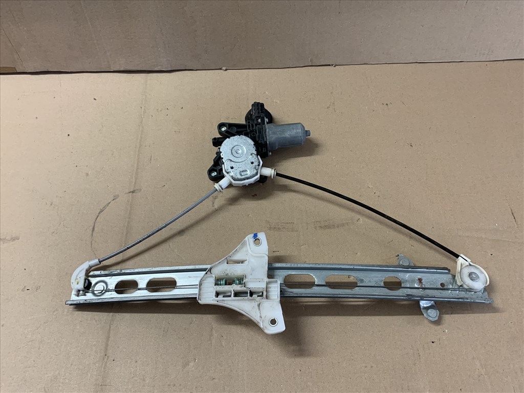 Suzuki Swift bal első ablakemelő szerkezet 8356058j00 3. kép