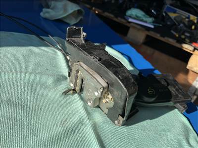 Mazda 6 (1st gen) ajtózár  92splr