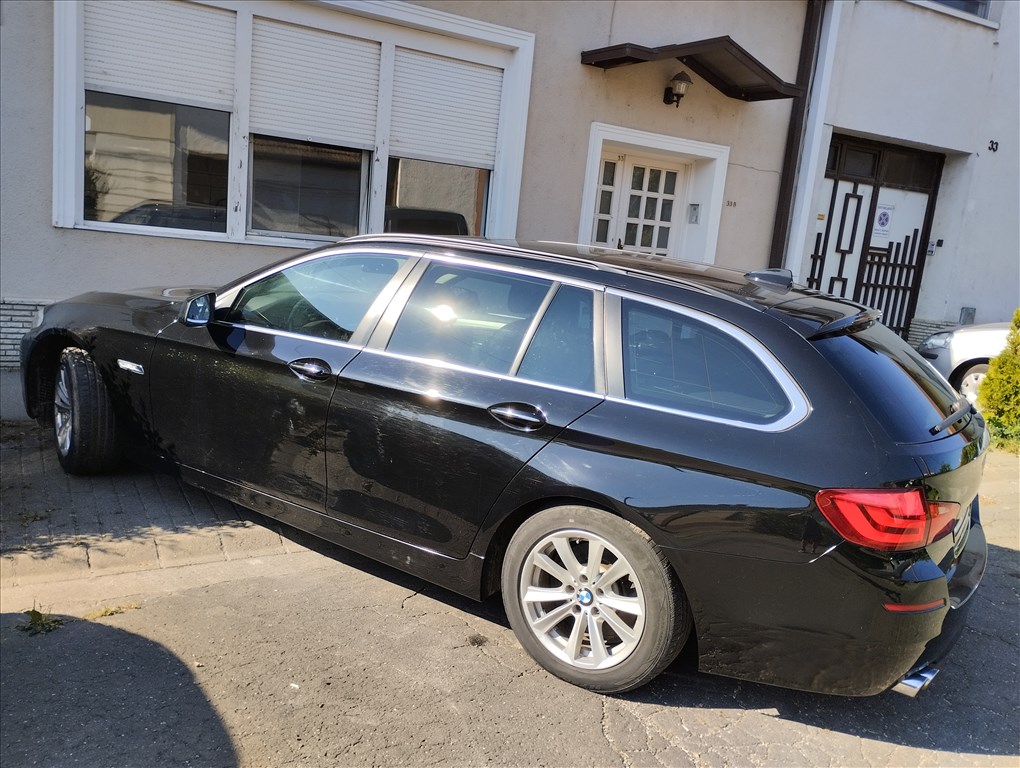 Eladó BMW 525d Touring (1995 cm³, 218 PS) (F10/F11) 4. kép