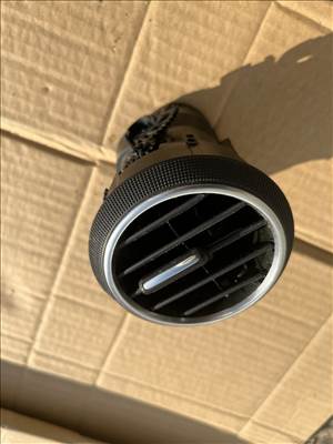 Audi A3 (8P) 8P jobb szellőző 8p0820901a