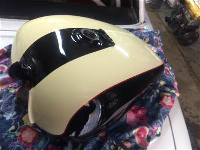 Honda Shadow VT750 Tank