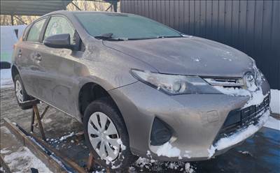 2012 ToyotaAuris 1.3 benzin 5 sebességes manuális bontott alkatrészei! www.alkatreszvadasz.hu 