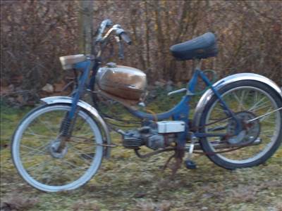SACHS 504 ALPA STACO,RÉGI SVÁJCI GYÁRTÁSÚ,KORMÁNYVÁLTÓS OLDTIMER KISMOTOR