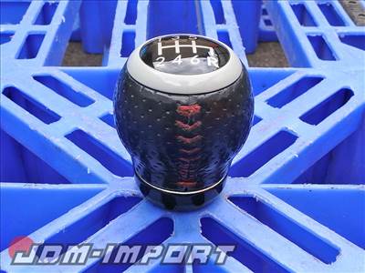 Subaru Impreza WRX STi bőr váltó gomb