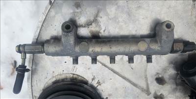 Nissan X-Trail (T30) Közös nyomocső 