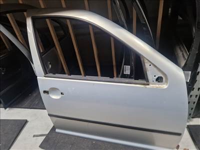 Volkswagen Golf IV jobb első ajtó LB7Z (19219)