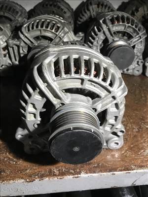 Volkswagen Golf V 1,6 CR / generátor 03l903023