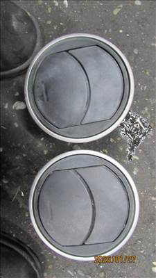 Mazda 3 (BL) szellőző rács (BBM464730)