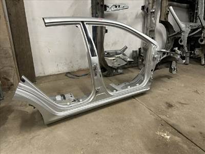 Toyota Corolla (E140/150) Jobb Küszöb