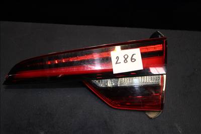 Audi A4 B9 Avant J. belső hátsó Led lámpa.