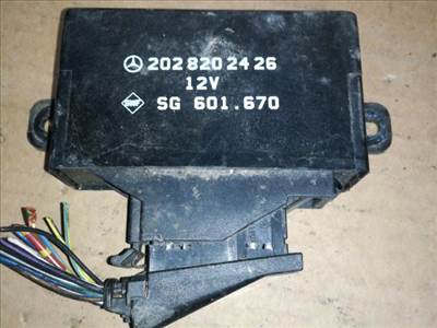 Mercedes E-osztály W210 Relé *116788* 2028202426