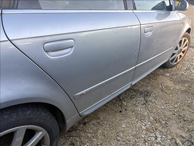 Audi A4 (B6/B7) Jobb hátsó ajtó ly7w