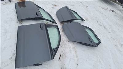 Audi A6 ( 4G) Bal hátsó ajtó LZ7S