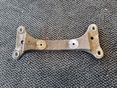 BMW 1 (E82, E81, E87, E88), BMW 3 (E90, E91, E92) (motorkód: N47D20B) váltótartó bak 6778058