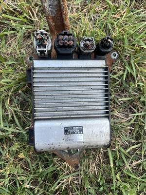 Toyota Verso I bontott alkatrészei