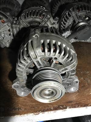 Volkswagen Golf V 1,4 16V BUD / generátor 03f903023e