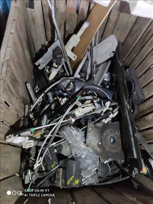 Mini One 1.6i minden alkatrésze 