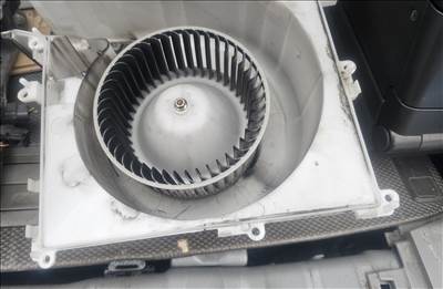 Nissan X-Trail (T30) Fütés motor fütömotor 