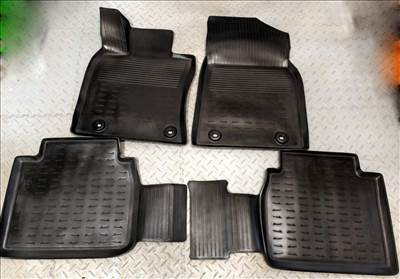 Lexus ES300h utángyártott hótálca, gumiszőnyeg 