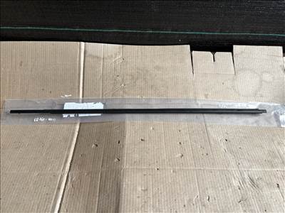 Toyota Yaris (XP210) Jobb első vízlehúzó díszléc 68160-k0011