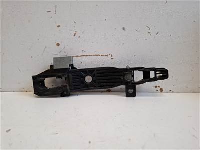 Mazda 2 (DE) jobb első kilincsfészek