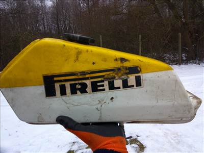 PUCH RÉGI OLDTIMER KISMOTORRA GYÁRI HASZNÁLT BENZINTANK ELADÓ