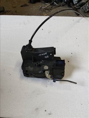 Renault Trafic II Bal első ajtózár  8200008247