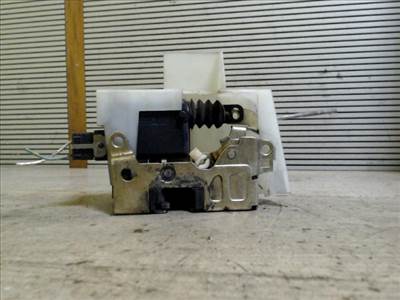 RENAULT MEGANE SCENIC 97-99 Jobb első ajtó zárszerkezet központizáras