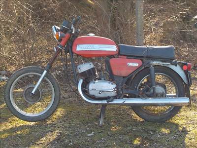 JAWA 350-634-ES TIPUSÚ ,1983-AS,RENDSZÁMOS,DE PAPIROK NÉLKŰLI,BEÁLLT MOTOROS MKP. ELADÓ