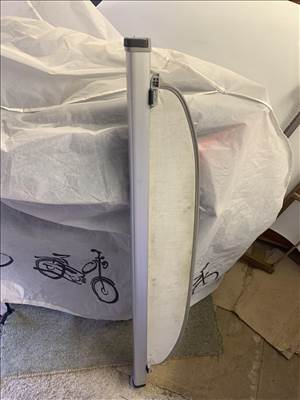 Toyota Prius csomagtér csomagtér roló 