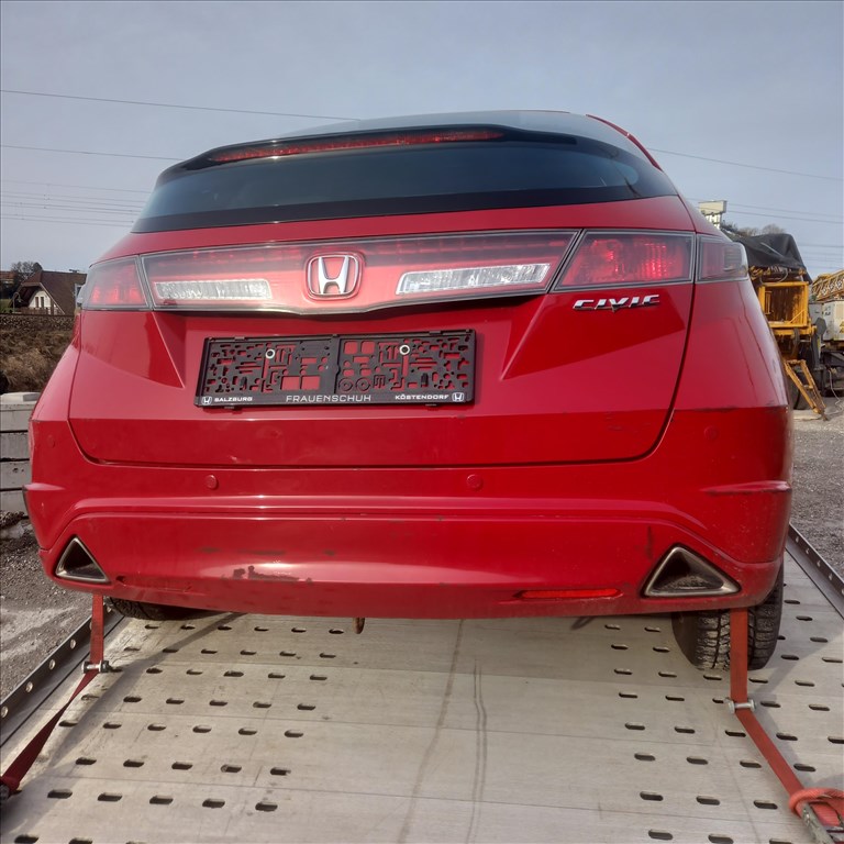 Honda Civic VIII bontott alkatrészei vagy egyben bontásra eladó 4. kép