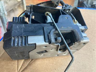 Opel Vivaro A bal első ajtózár 1hm862153b