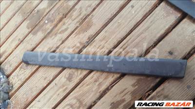 Volvo 9484228 V70 jobb hátsó ajtódíszléc